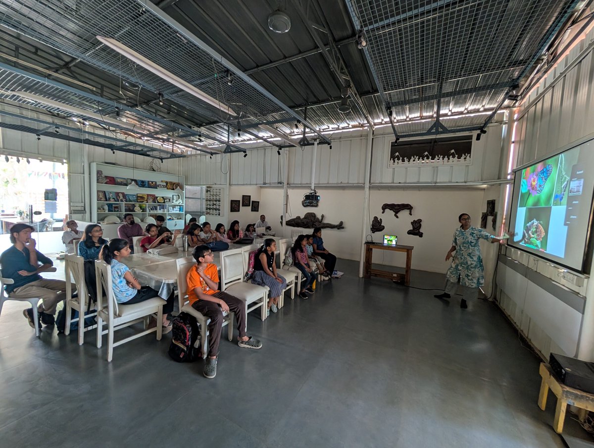 DivyaIFS's tweet photo. Teaching kids about insects and sparking curiosity. It's never a dull moment @makersadda , Nagpur https://t.co/sbxWQ7k61F