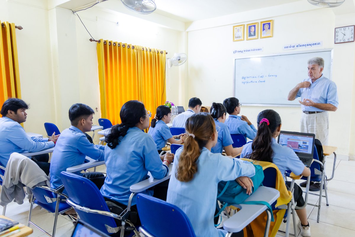 psbuinter's tweet photo. On Saturday and Sunday, March 2 and 3, 2026, students of the Dual Qualification Program at Preah Sihamoniraja Buddhist University took part in an inspiring learning session focused on Communication Strategy.
 #DualQualification #CommunicationStrategy #InternationalEducation https://t.co/z8n0Ozq5sC