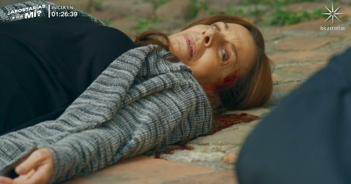 detlnovelas1's tweet photo. Tras ver a Mateo herido de bala cayendo al vacío, Eloísa decide arrojarse al vacío quien muere por la caída y el primero decide quitarse la vida al verla morir

#MiVerdadOculta https://t.co/Kiw7dWZCsL