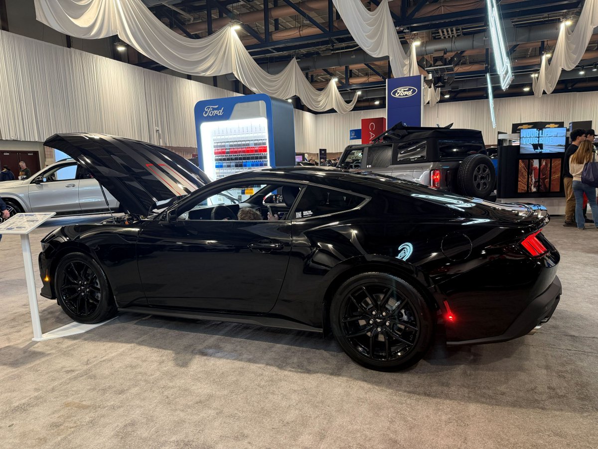 Rochester Auto Show tweet media