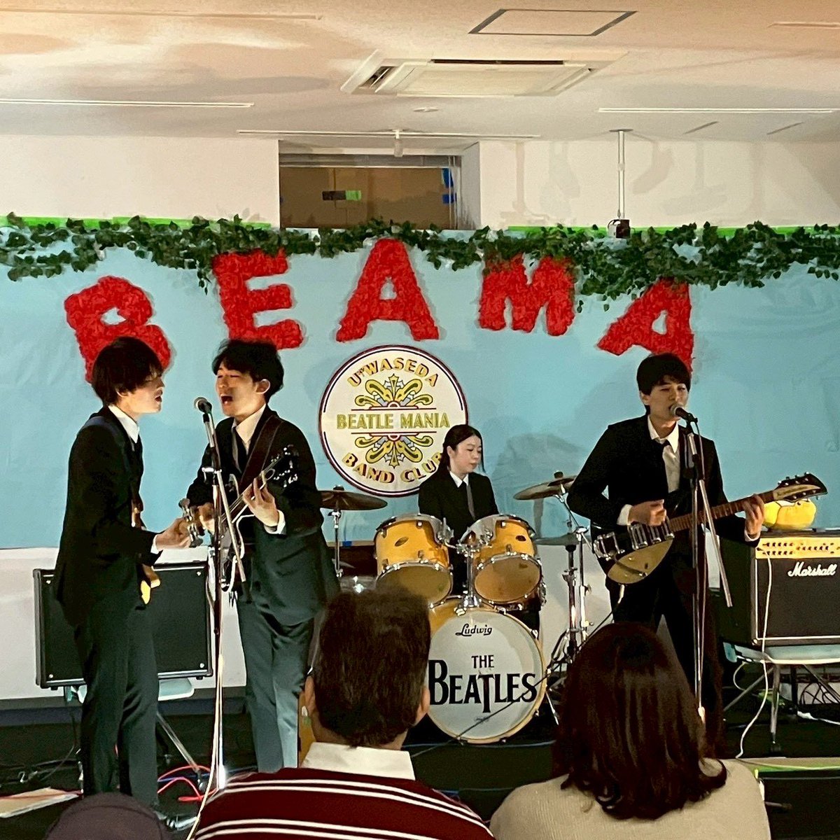 《12大合同ライブ 出演サークル紹介》

⑧ 早稲田ビートルマニア

早稲田ビートルマニアは、洋楽、邦楽、年代問わず幅広い音楽を演奏するオールジャンルのバンドサークルです！ビートルズが好きな方はもちろん、あまり知らない方でも大歓迎！一緒に音楽の輪を広げましょう🍏