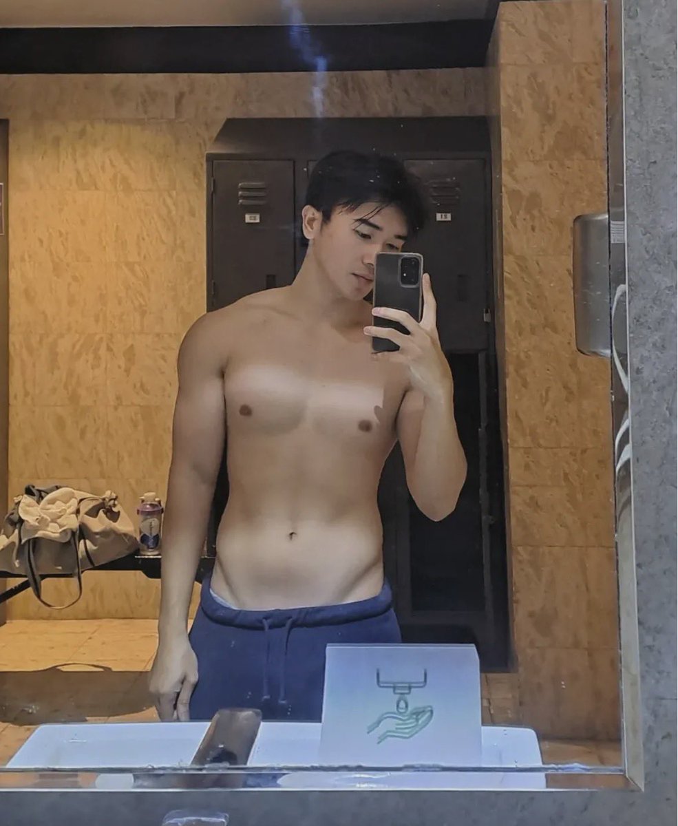 Daily Hot Dudes tweet media