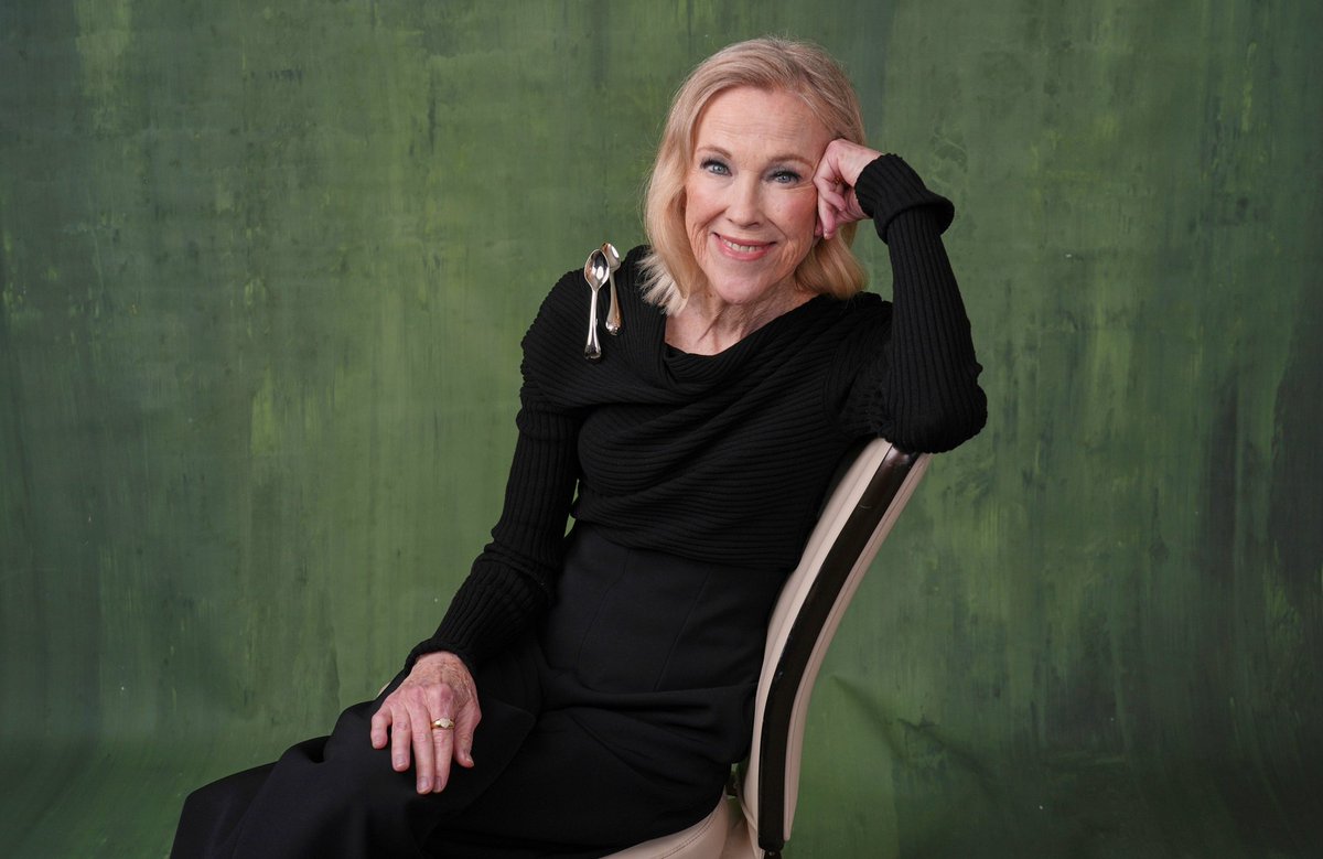 2021: SAG Award a la Mejor Actriz en Serie de Comedia por Schitt's Creek.

2026: SAG Award póstumo a la Mejor Actriz en Serie de Comedia por The Studio.

La icónica CATHERINE O'HARA.