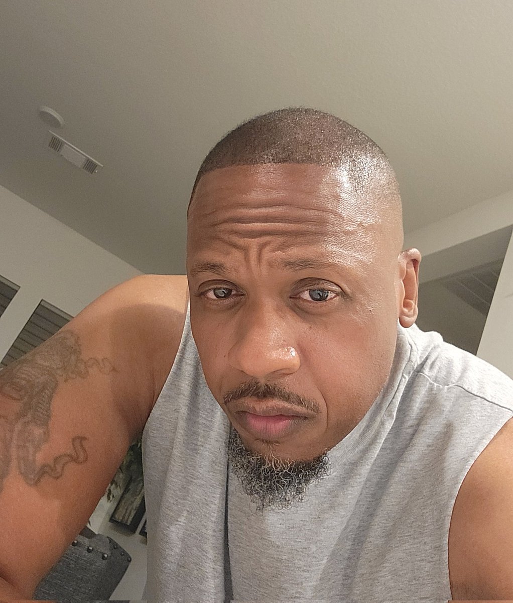 Mr. Wholebean tweet media