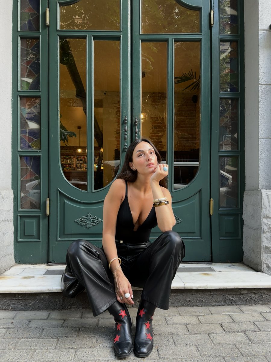 joyshaper's tweet image. The best outfits start with what’s underneath.
A little smoothing. A lot of confidence.
And zero compromises on comfort.

Your new everyday essential is waiting — link in bio. 🖤

#Joyshaper #StyleVersatility #Shapewear #outfitinspo #bodypositive #wearconfidence #Amazonfinds