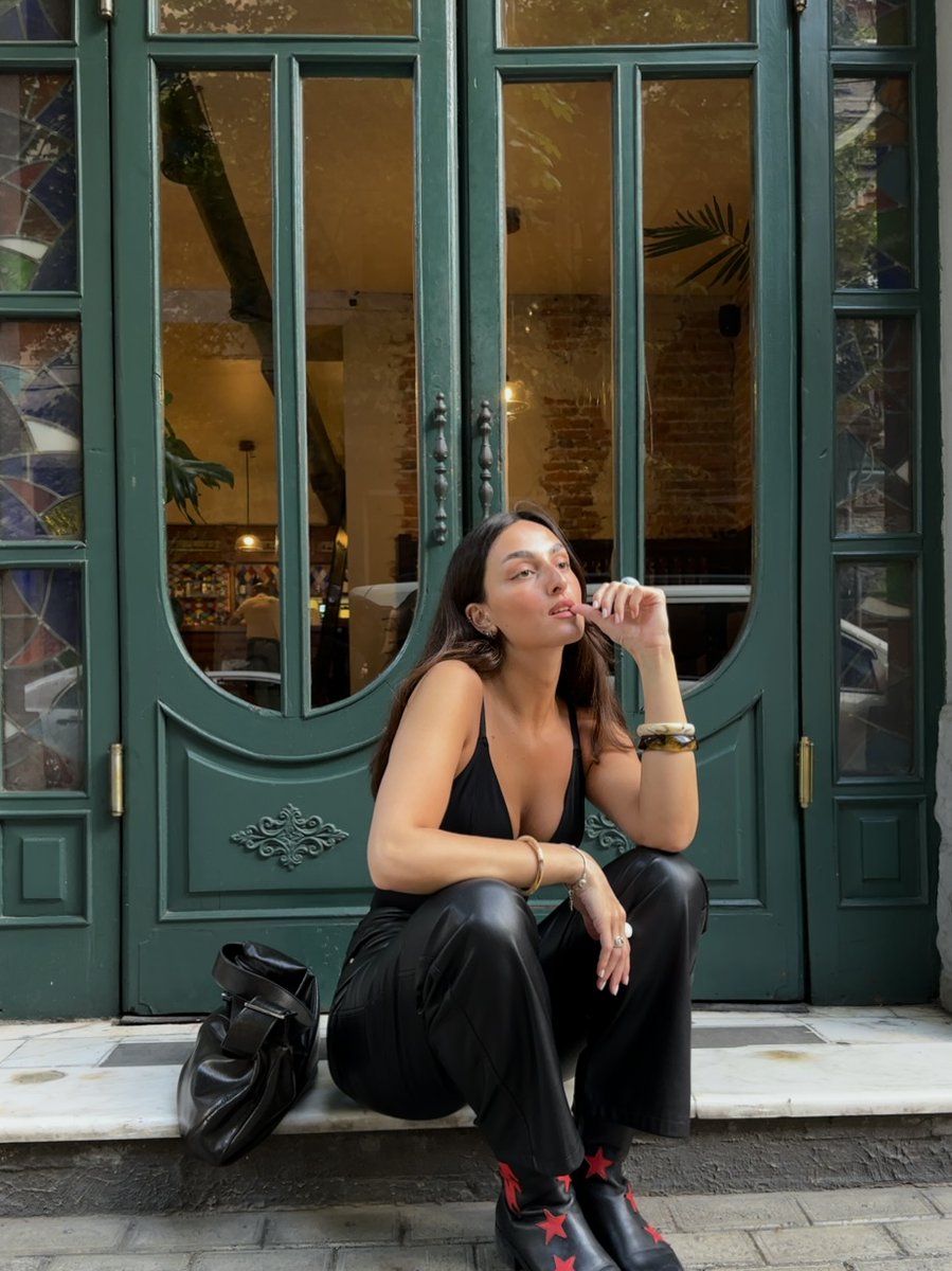 joyshaper's tweet image. The best outfits start with what’s underneath.
A little smoothing. A lot of confidence.
And zero compromises on comfort.

Your new everyday essential is waiting — link in bio. 🖤

#Joyshaper #StyleVersatility #Shapewear #outfitinspo #bodypositive #wearconfidence #Amazonfinds