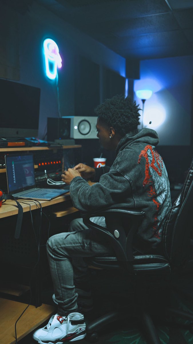 xdamonstr's tweet photo. Ⓜ️ https://t.co/dZMH0Acvbg