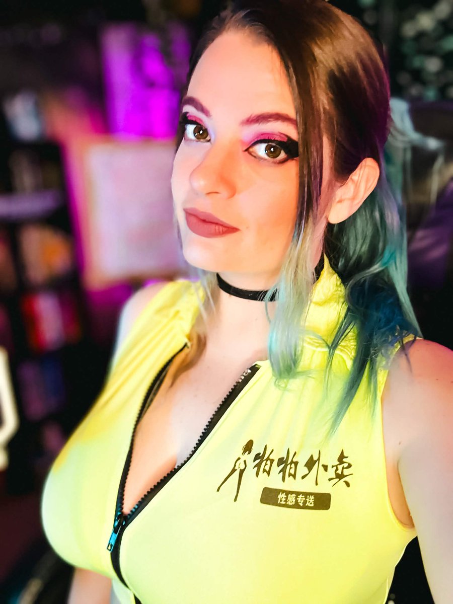 nebby 🖤👽 tweet media