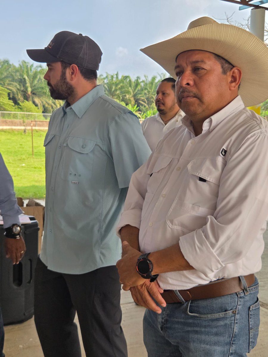 reynolchamec's tweet photo. En el marco de la política pública que impulsa nuestro Gobernador Javier May Rodríguez para fortalecer los valores y la sana convivencia familiar, tuve el honor de asistir en compañía de mi familia a la Caravana Cultural por el Bienestar, https://t.co/pyOGNk4tDv
