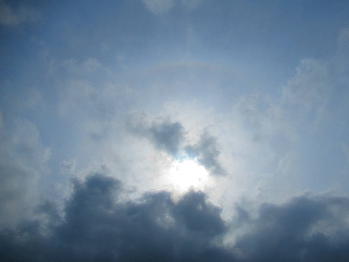 雲間から #内暈 
#halo_jp 
#イマソラ 
@ 近畿地方