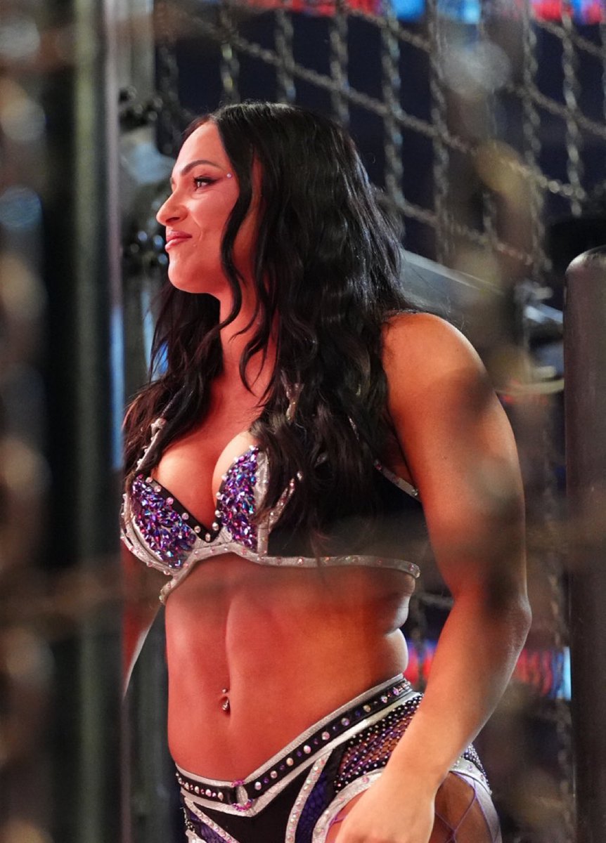 Kiana. 💰 tweet media