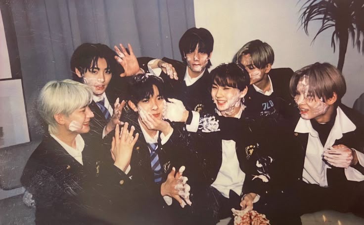 staribin's tweet photo. this enha pic is so nostalgic they were literally 2 mins old here https://t.co/vOBLiHqmZp