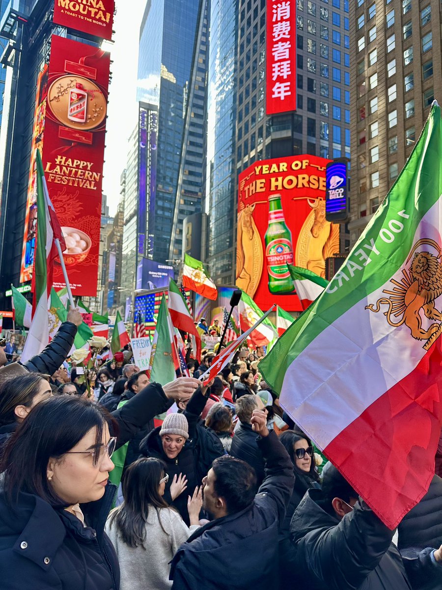 NASROG18's tweet image. Good job!!
We struggle in NY too, Mamdani, all the lefts and pro-Islamic Gaza lovers talking on Iranians behalf😅 so sick of them!
We made sure they here we love Trump and BB for killing ayatollahs
March 01, 2026, Time Square, NYC