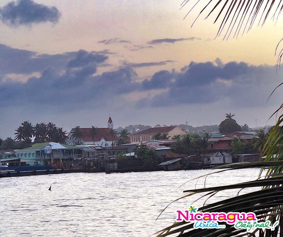 📍 Desde el Restaurante Pelican Bay, Bluefields 🌅

Nada como un atardecer caribeño frente a la Bahía de Bluefields ✨

#NicaraguaÚnicaOriginal 
#Bluefields