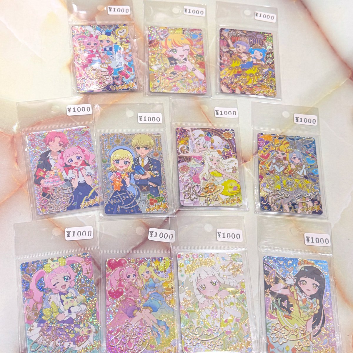 ひみつのアイプリ 星4 サインカード などが入荷してます。 各1000円⭕️