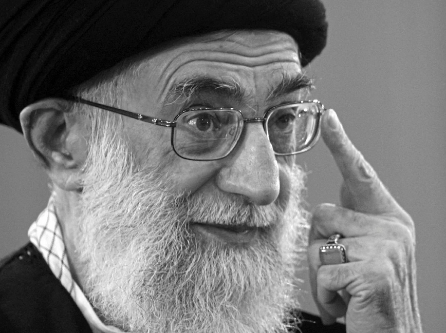 CariDotMy's tweet photo. RASMI: Iran Umum Ayatollah Khamenei Terbunuh : https://t.co/6uKSKvQNPg https://t.co/uztEGvLgwv