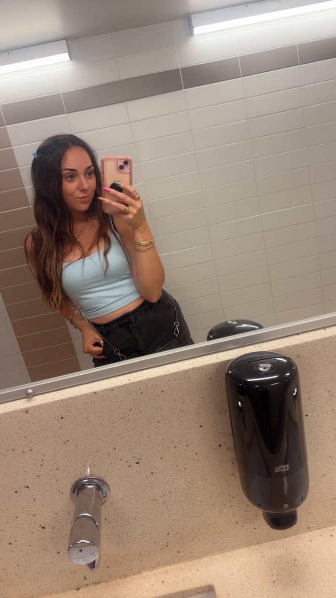 Rbgirl_x tweet media