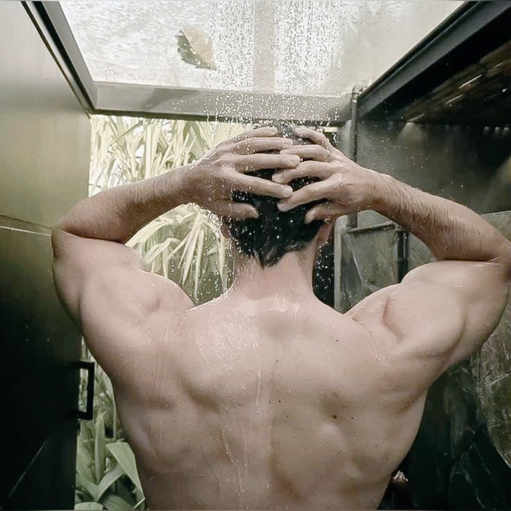 LUCIAN NOCTVALE. tweet media