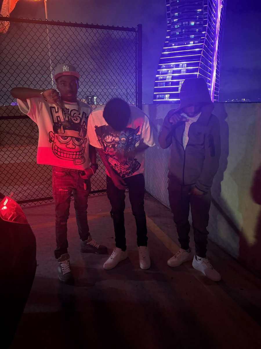 LilKiloOffixial's tweet photo. How u gon love me? I don’t love myself https://t.co/YRPoiUCPY3