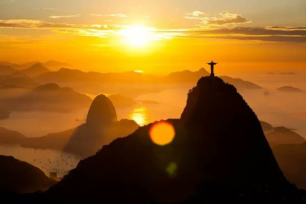 Parabéns meu Rio de Janeiro 461 anos 🥂🍾🎈🎂🎈👏🏻👏🏻👏🏻
Rio 40 graus
Cidade maravilha
Purgatório da beleza
E do caos....🎶🎵🎼
#Fantástico