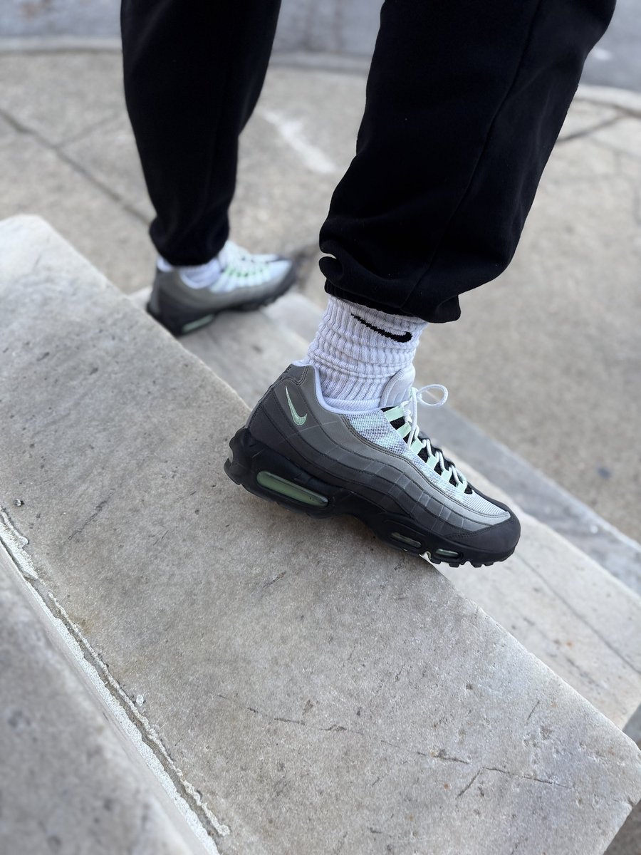 air max 95 mint on feet