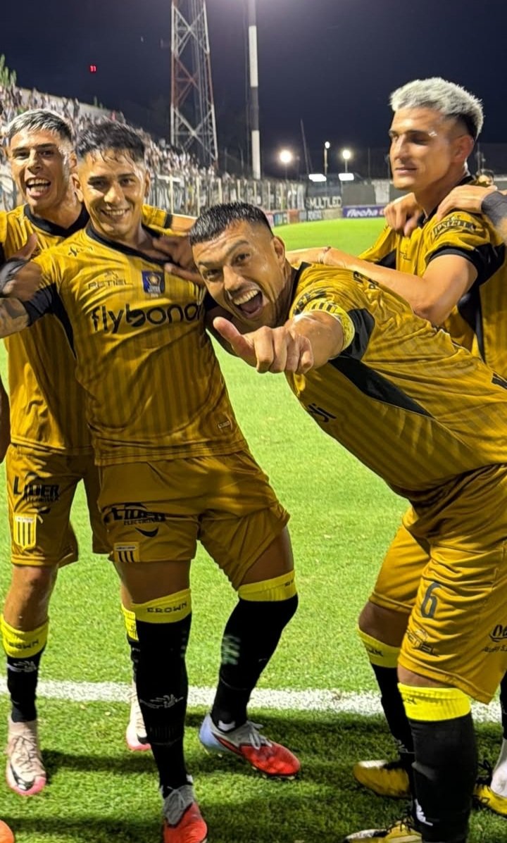 Por la tercera fecha, con gol de Santiago Vera, #AlmiranteBrown venció 1-0 a Estudiantes en el Estadio Ciudad de Caseros. 
7 de 9 y un arranque que ilusiona.