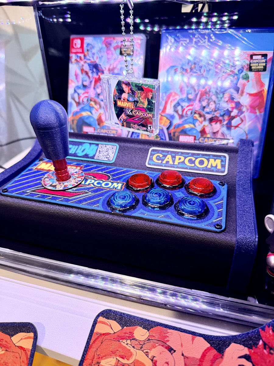 rychustore's tweet image. My new travel stick is completed. S/O to @Clive_Frog_2_0 for the kit and @ireneylee for the artwork #fightsticks #portablefightstick #retrogamer #mvc2