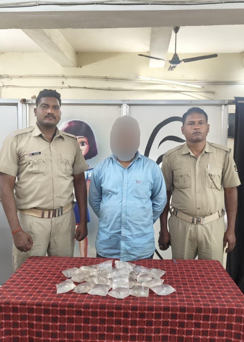 SPNUAPADA's tweet photo. 🚔 Crackdown on Illegal Liquor! 🚔
10.4 litres of illicit liquor seized by Jonk PS during routine checks.
👮♂️ One accused arrested.
Report illegal activities to help Nuapada Police keep our community safe.
#NuapadaPolice #OdishaPolice #ExciseAction #CommunitySafety #LawEnforcement
@DGPOdisha
@odisha_police
@CIDOdisha
@digswrkoraput
@DM_Nuapada