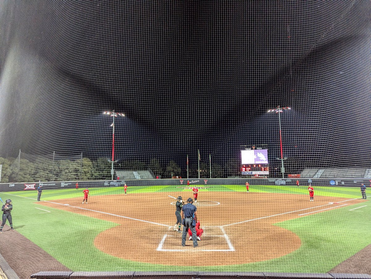 Mean Green Mantis tweet media