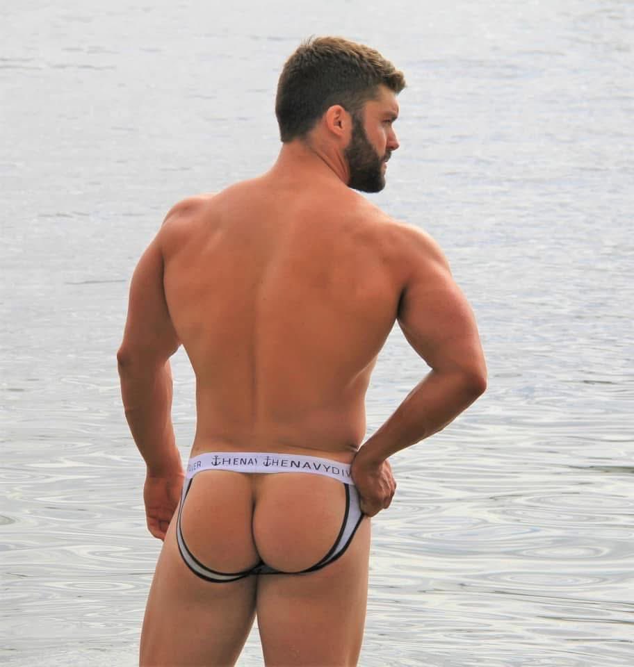 How’s the view ? Thenavydiver.com