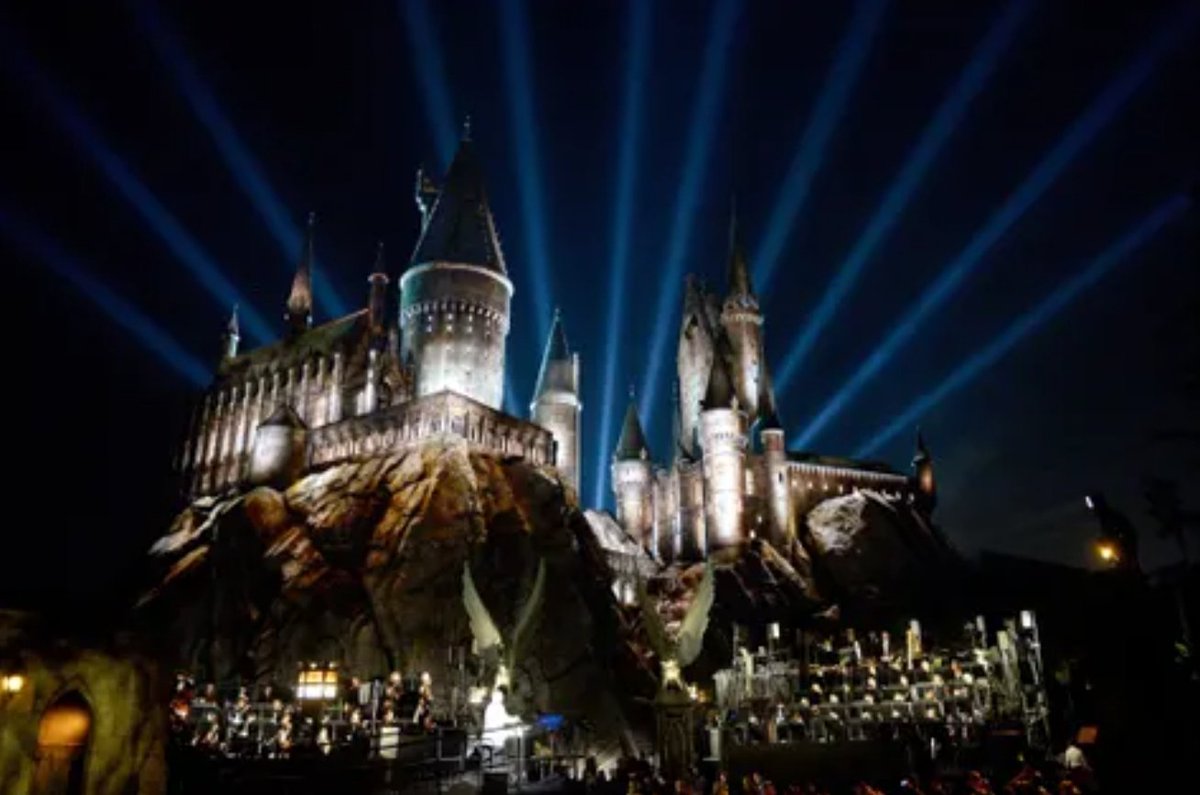 movieconomics's tweet image. Our latest @forbes report reveals that the #HarryPotter land being developed for Abu Dhabi will be the first in the world to include #Hogwarts and #DiagonAlley areas
forbes.com/sites/caroline…
@HPotterUniverse 
@wizardingnews 
@LoneSummers
