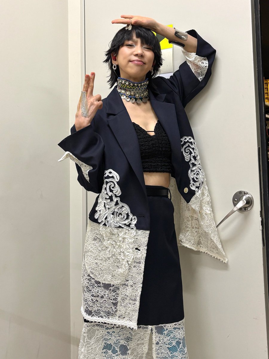 UA__KA's tweet photo. UA『NEWME 026』
広島:JMSアステールプラザ中ホール
2026.3.1(日)

Guitar：西田修大
Bs:鈴木正人
Drums：大井一彌
Keyboards：小田朋美
Synthesizer：荒木正比呂
Chorus：神田智子
Chorus & violin：イガキアキコ

Hair & Make-up : 冨沢ノボル
Costume : FUMIE TANAKA
　
#UA  #ウーア #NEWME026 #NEWME #ZOMBIE #WAKEUP