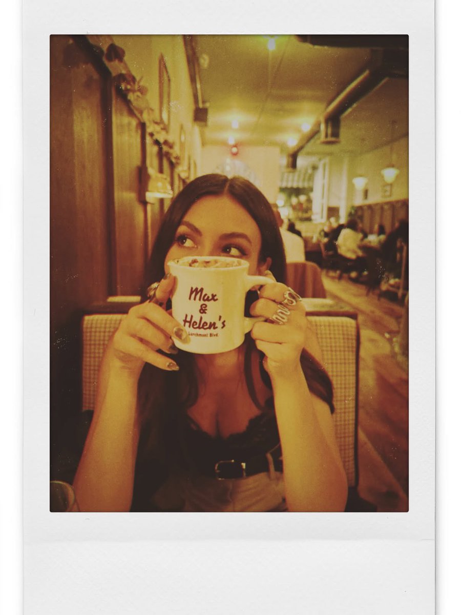 Victoria Justice tweet media