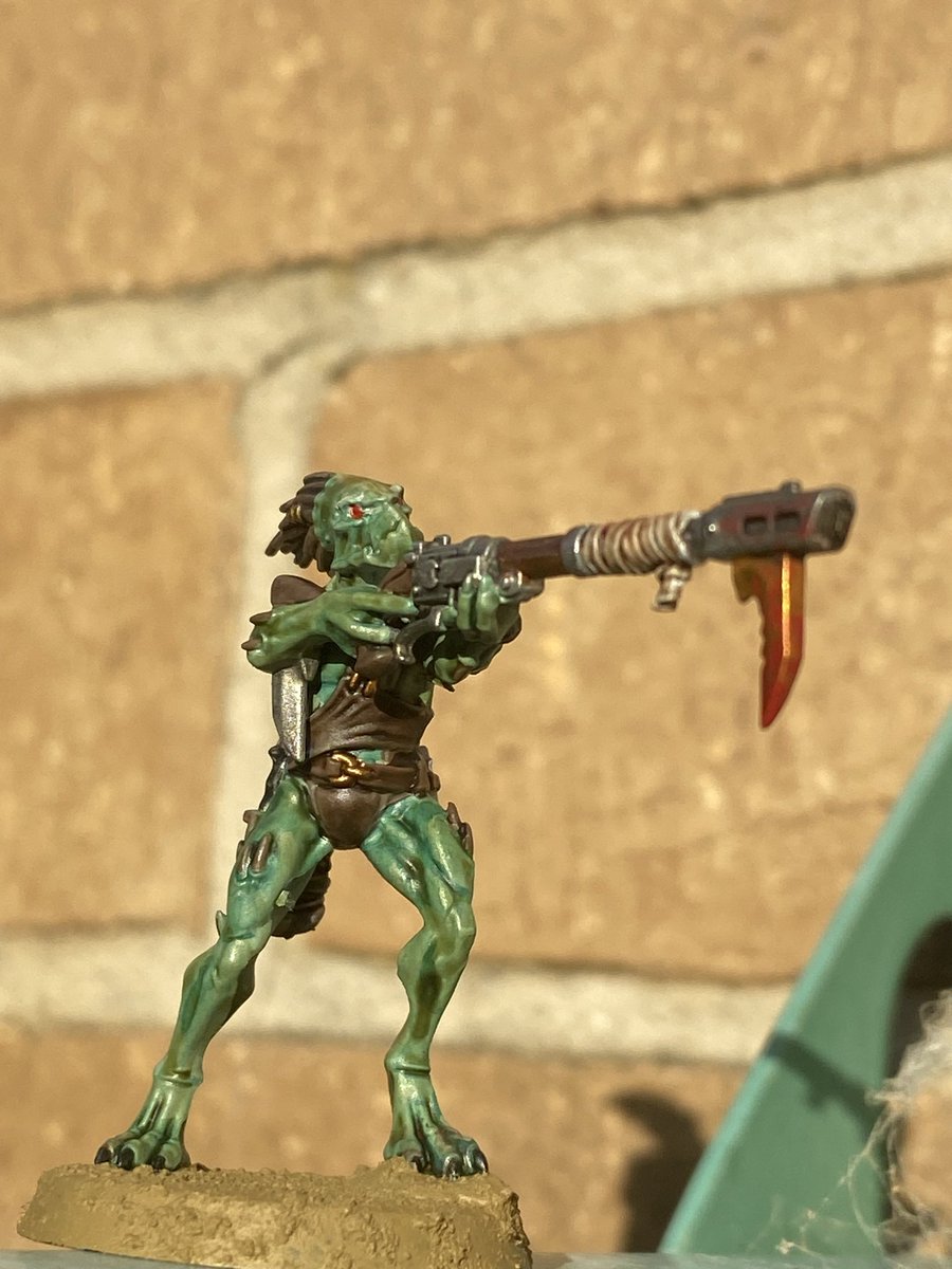 SaskiaFig's tweet photo. First few figures I’ve painted #warhammer40k https://t.co/23nJWYxVqL