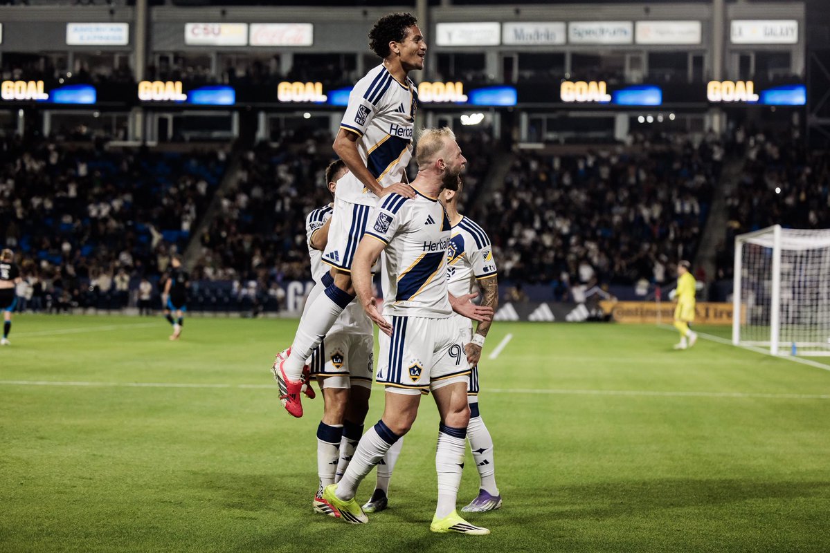 Greg Vanney on DP striker João Klauss: 

“He sets the tone. When everybody behind looks to the guy in front who is working like he's working, you have no choice but to work with him. That's what I love. His mentality has been fantastic..” #LAGalaxy