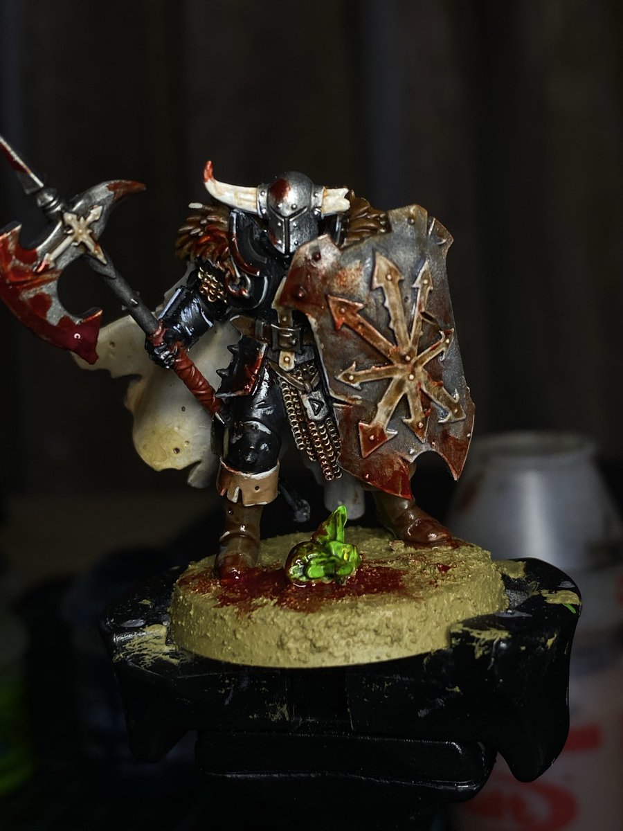 SaskiaFig's tweet photo. Most recent figure #warhammer40k https://t.co/LRGVF6iQ6X