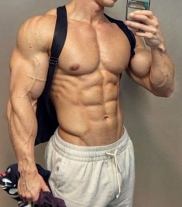 𝙍𝙤𝙗𝙚𝙧𝙩 𝙍𝙚𝙮𝙣𝙤𝙡𝙙𝙨 tweet media