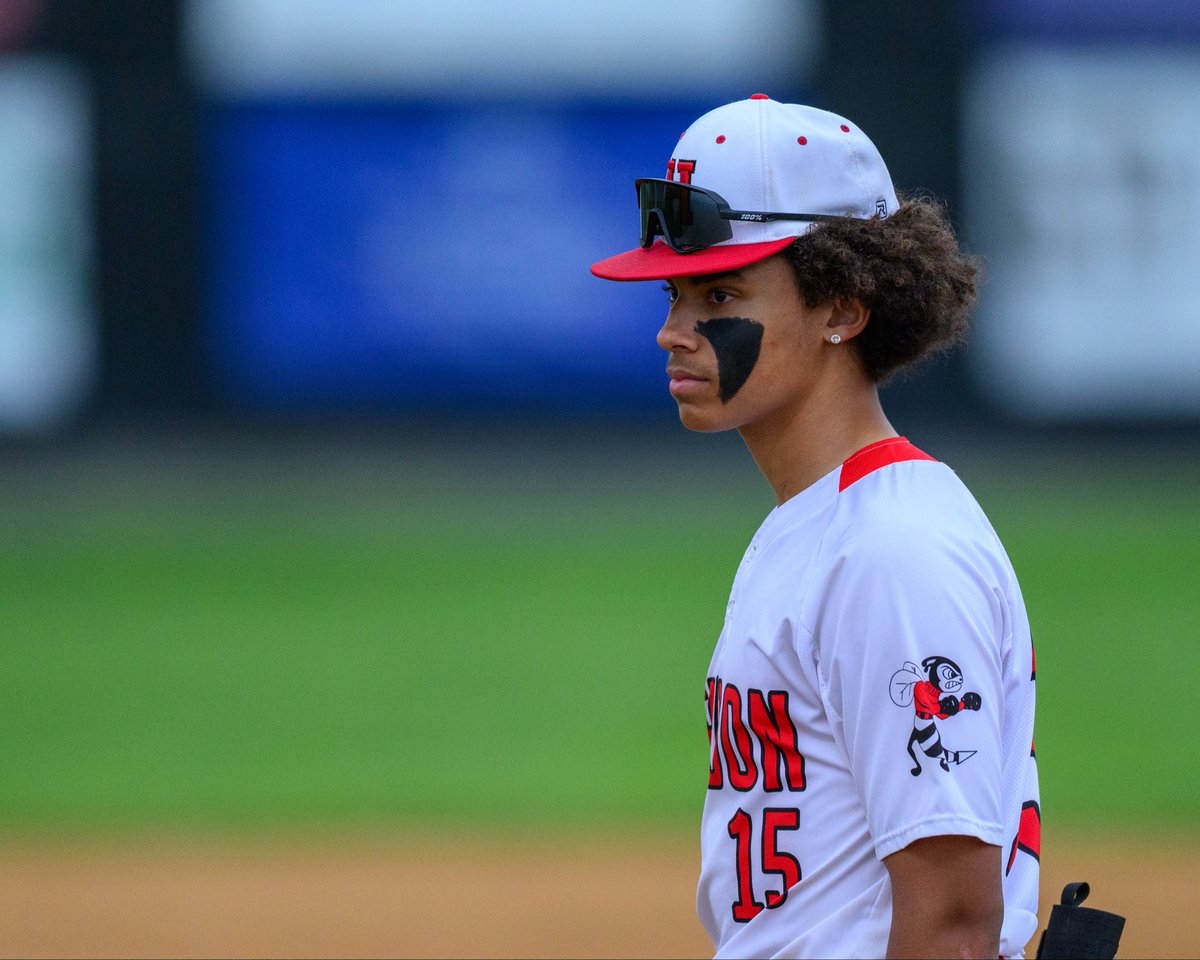 ZoCarter27's tweet photo. Looking forward to a great varsity baseball season. Ready to put in the work and make an impact. @HHornetBaseball #GoHerndonHornets https://t.co/CDYXgoRl8P
