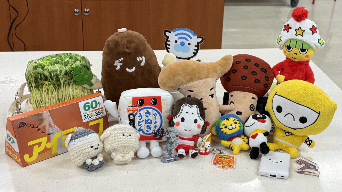 キャッキャしてる中に入り込む、
場違い感のあるポリ袋😂

(  ° ཀ °  ) すまん…羨ましかったんや…

#オタめし会