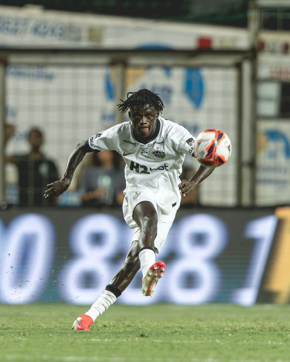 Arcebispo13's tweet photo. Não é sobre ser um craque, ou me iludir.. é sobre perceber quando um jogador entra com vontade, com raça, com alma..

Entra pra jogar bola, pra encarnar o espírito da massa...

Posso estar errado, óbvio..mas hj, Cisse tem o que sempre pedimos.

RAÇA, FUTEBOL E ENTREGA @Atletico https://t.co/zVzsk6a832