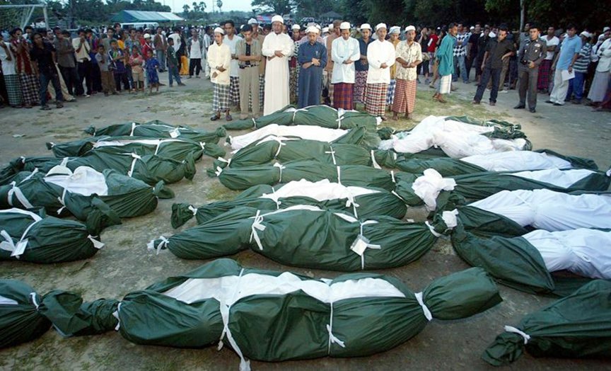 Hari ini aku mengingati tragedi berdarah Takbai yang berlaku pada 10 Ramadan 1425 H bersamaan 25 Oktober 2004. 

Pada hari itu seramai 85 jiwa warga Patani menjadi korban kezaliman pemerintah Thailand.