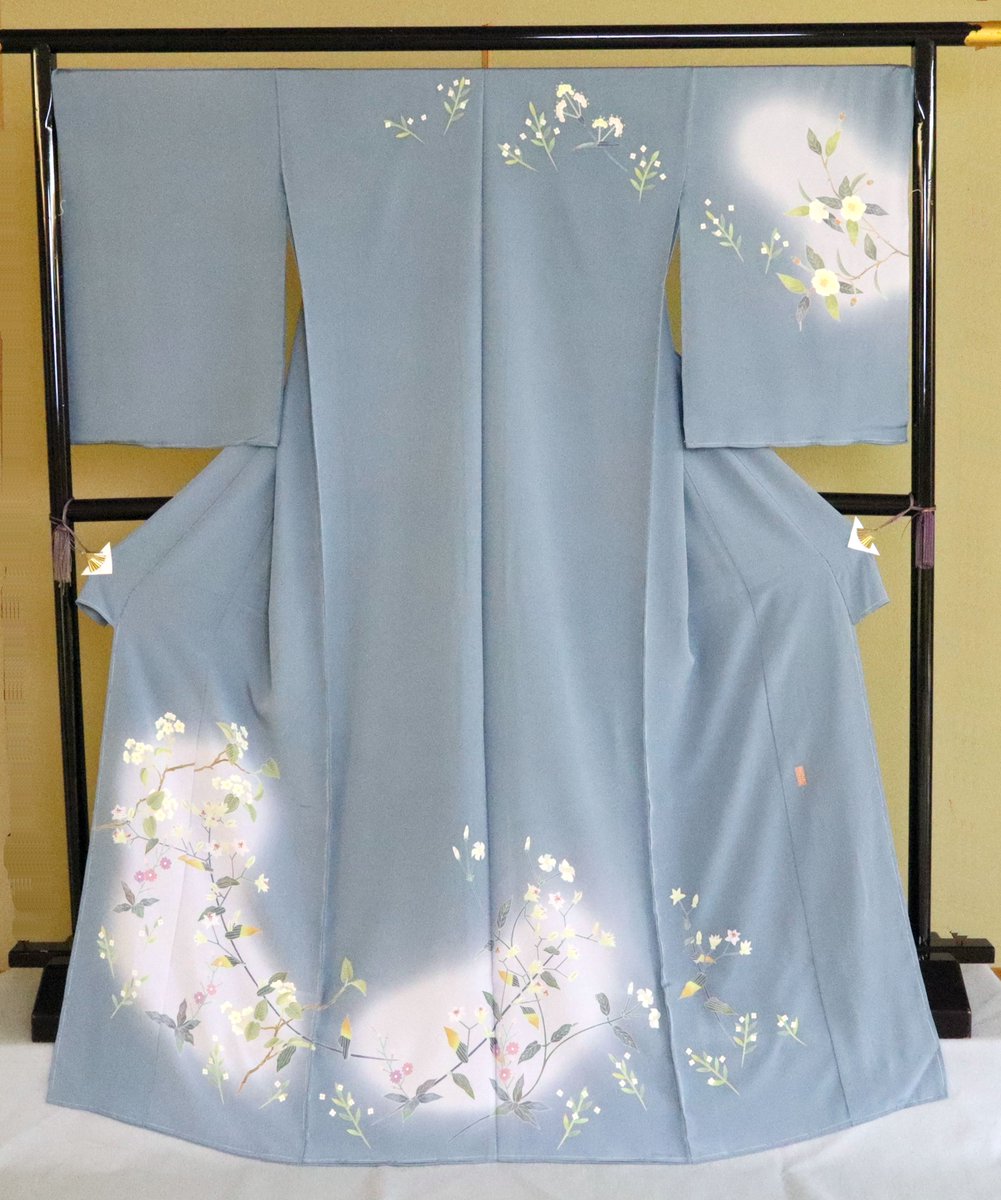 第47回伝統加賀友禅工芸展 訪問着「白花秘恋」平野陽明 山野に咲く白い