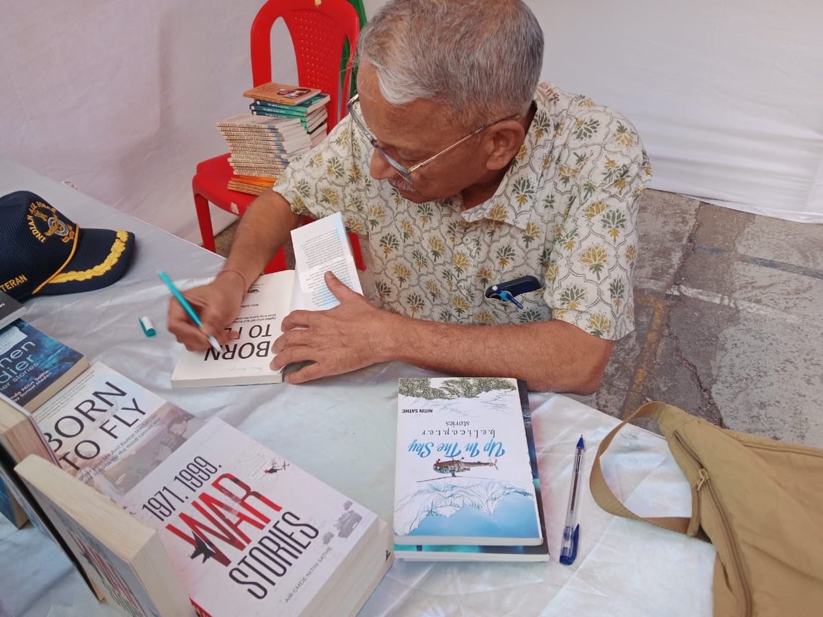 At the Read A Kitaab literary festival at Title Waves, Bandra, Mumbai.
A fun session moderated by Dr Aparna Nagda. Spoke about our experiences of serving in the Armed Forces.
