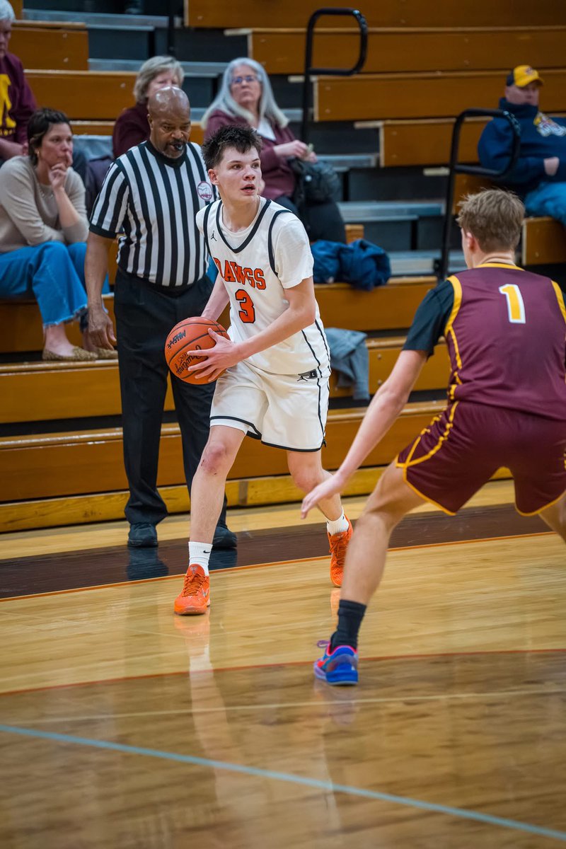 Sara6stjohn's tweet photo. Congratulations to Brody St.John @StjohnBrody for becoming the Winningest player in Summerfield History he’s at 69 wins as a starter and counting… He’s having an amazing career at Summerfield. 
#GoDawgs 🖤🧡🏀 https://t.co/l5FvXMmlrs