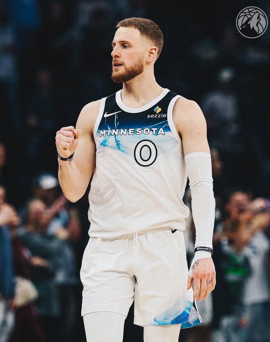 Who is the better player:

Andrew Nembhard   or   Donte Divincenzo