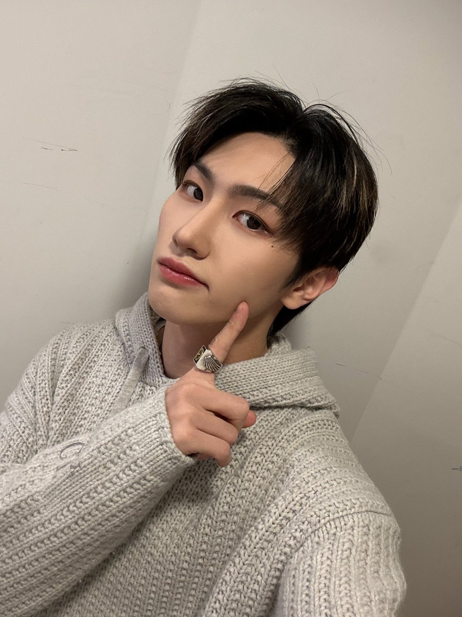 TNX_twt's tweet photo. 월요팅 🤍

#TNX 
#최태훈 #TAEHUN https://t.co/nYuNgMc3q4