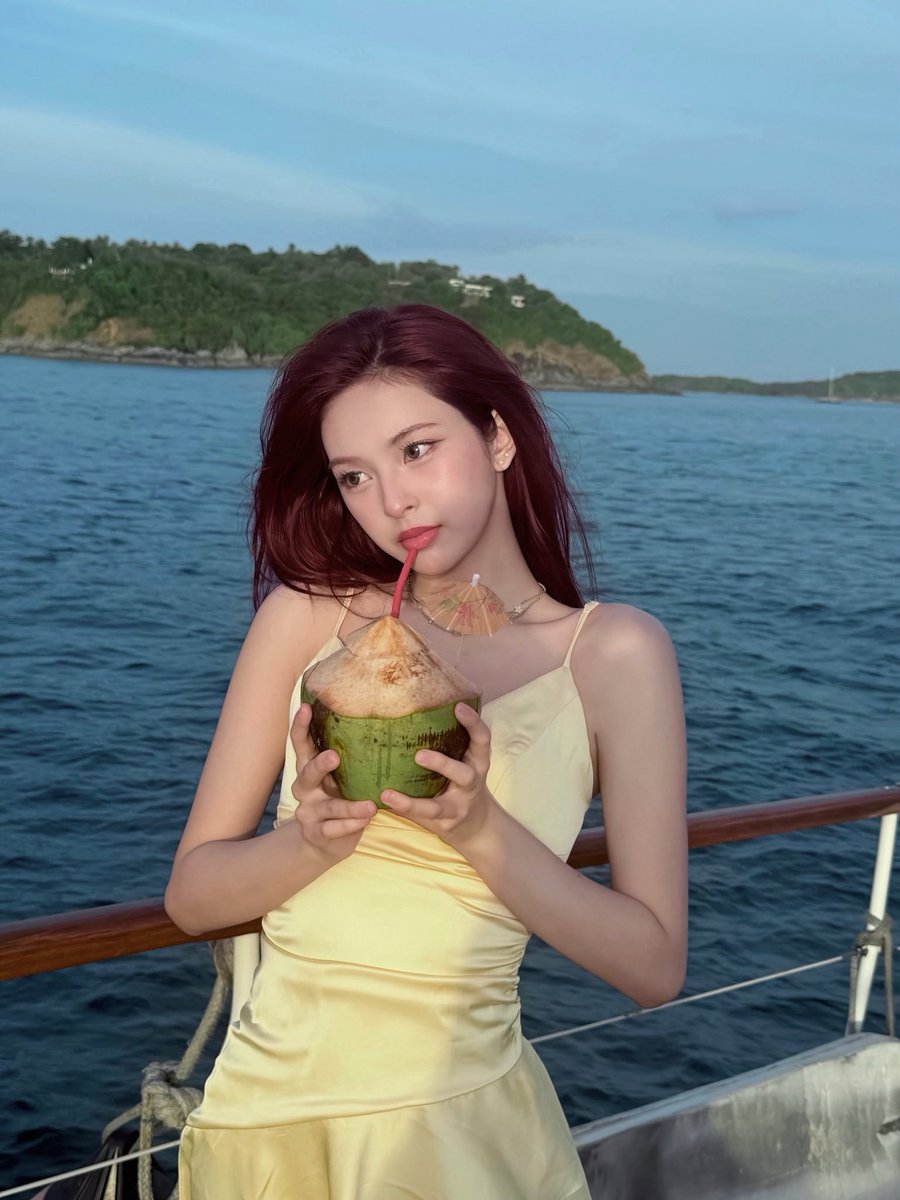 picbaemon's tweet photo. CHQUITA WEVERSE UPDATE https://t.co/22TFNEvIF8