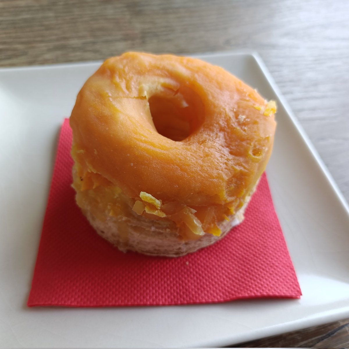 madamejuju's tweet photo. トロピカルな国で美味しいもの見つけた。
#roscas https://t.co/HtIi7HyLPt