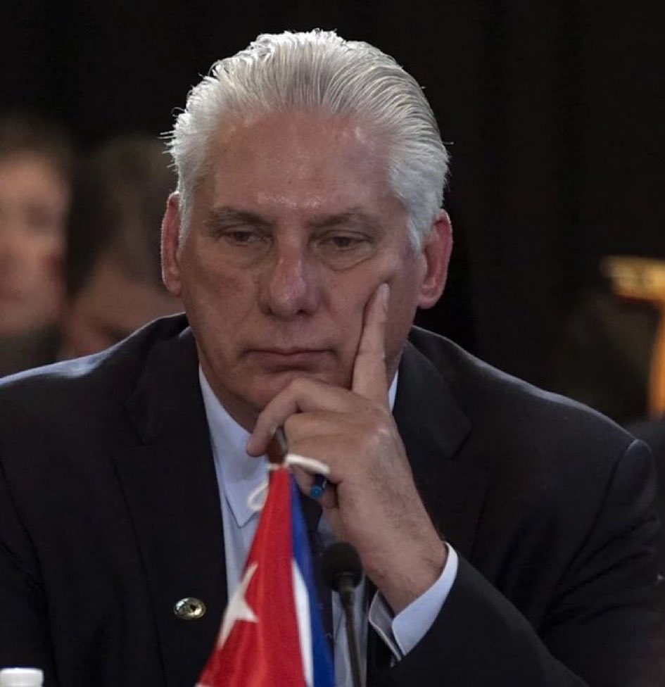 Éste tipo está ASUSTADO 😟👇🏻👇🏻👇🏻👇🏻‼️
#VivaCubaLibre