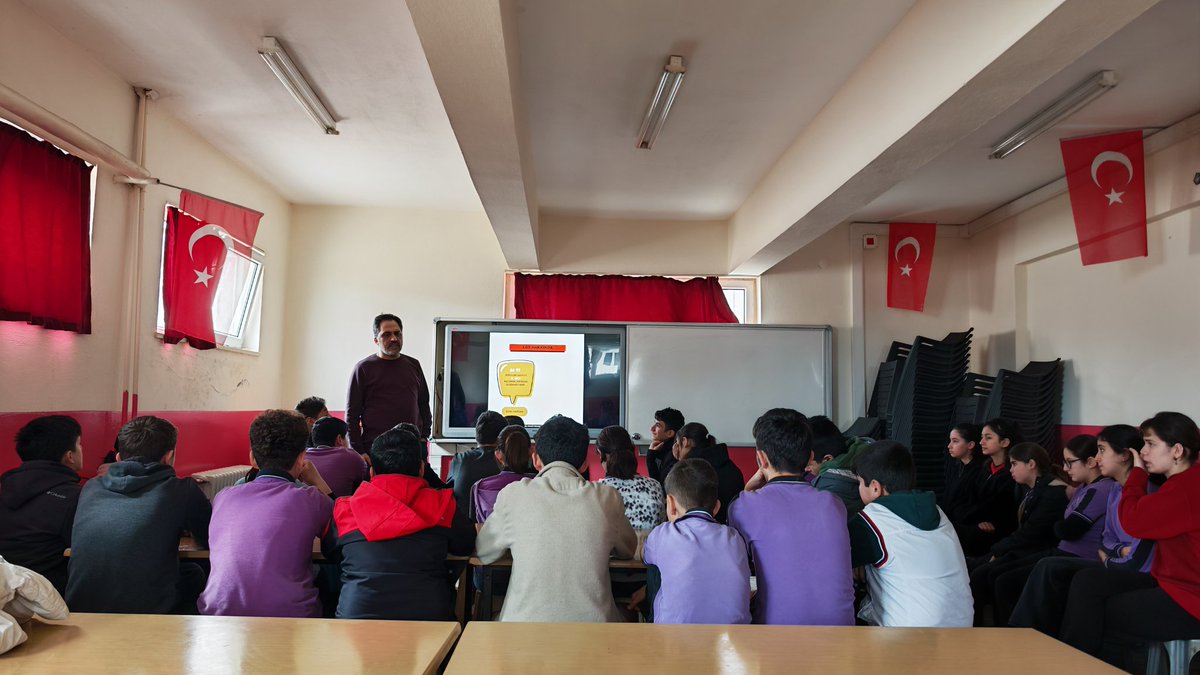 sinopram's tweet photo. İlimizde rehber öğretmeni olmayan okullarımız Dikmen Bahattin Dolma İlkokulu ve Ortaokulu, Gerze Karlı TOBB İlkokulu ve Belören Ortaokulu'nda Akran Nezaketi ve Çocuk Hakları ve Çocuk Kıymeti konularında öğrenci ve veli eğitimleri yapıldı. https://t.co/hdLcJVI8bp